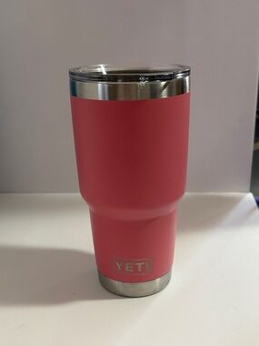Yeti Coral Pink Insulated Tumbler with Clear Lid Good Preowned Condition